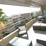 Fully Equipped With Large Terrace Lounge Area Apartman Cannes