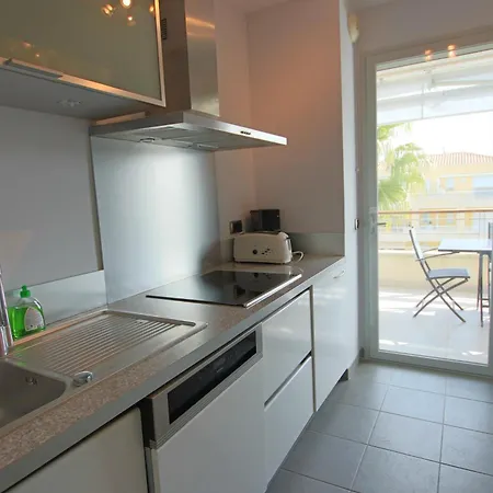 Fully Equipped With Large Terrace Lounge Area Apartment