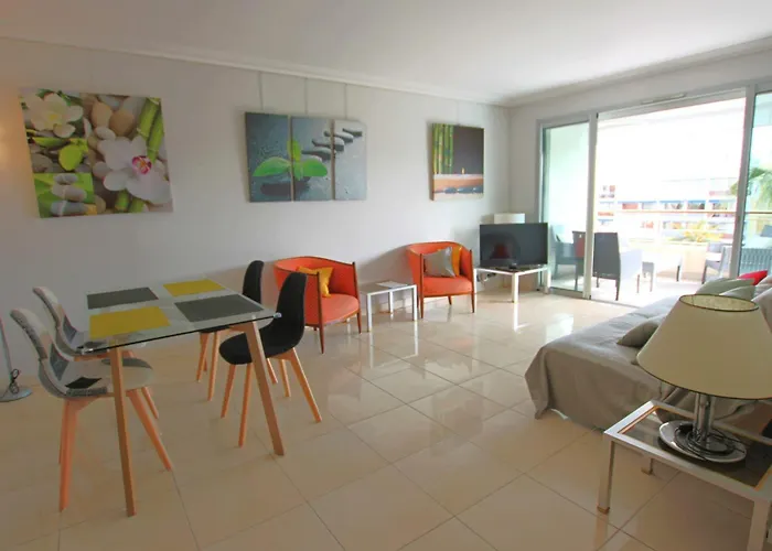 Fully Equipped With Large Terrace Lounge Area Apartmán Cannes