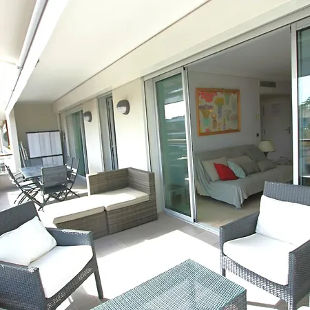 Fully Equipped With Large Terrace Lounge Area Apartman Cannes